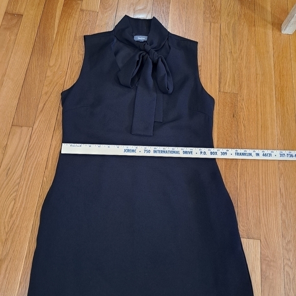 Neiman Marcus Women's Size 6 Black Sleeveless Dress Tie Neck Lined Modest Career - Picture 7 of 9